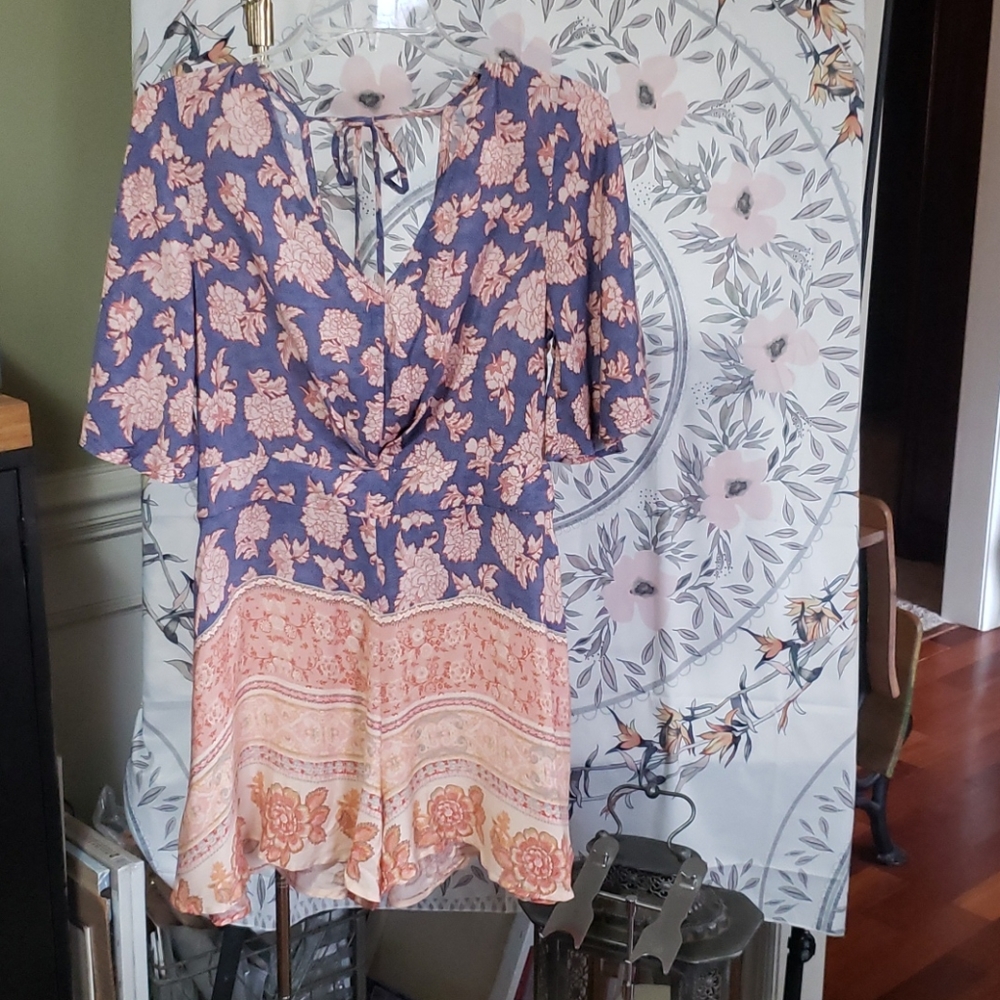 SO CUTE! Floral Flowey 3/4 Slv Rompers M